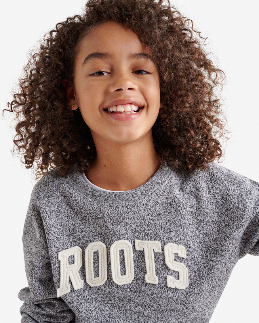kinder-sweatshirt mit roots-applikationen