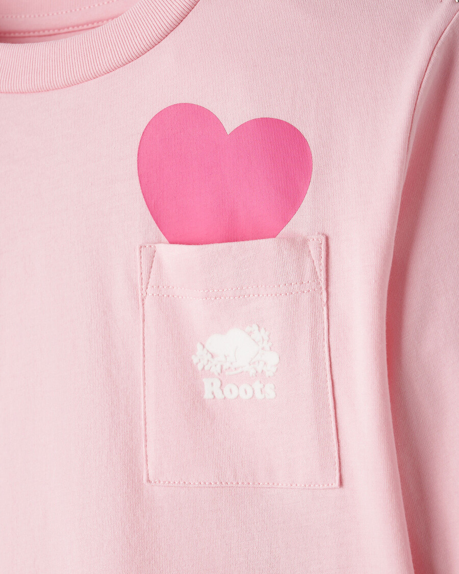 kleinkind-t-shirt mit herztasche