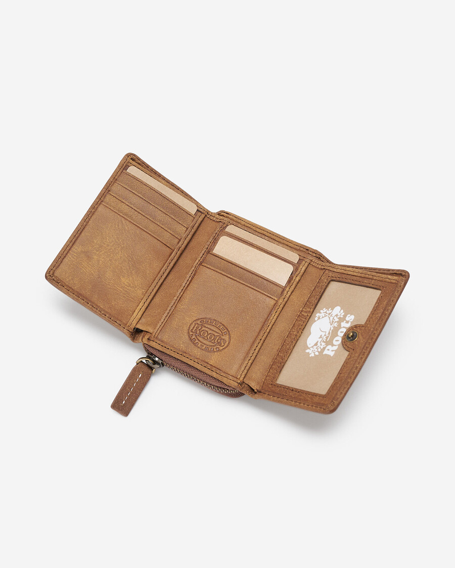 kleine dreifach faltbare clutch tribe