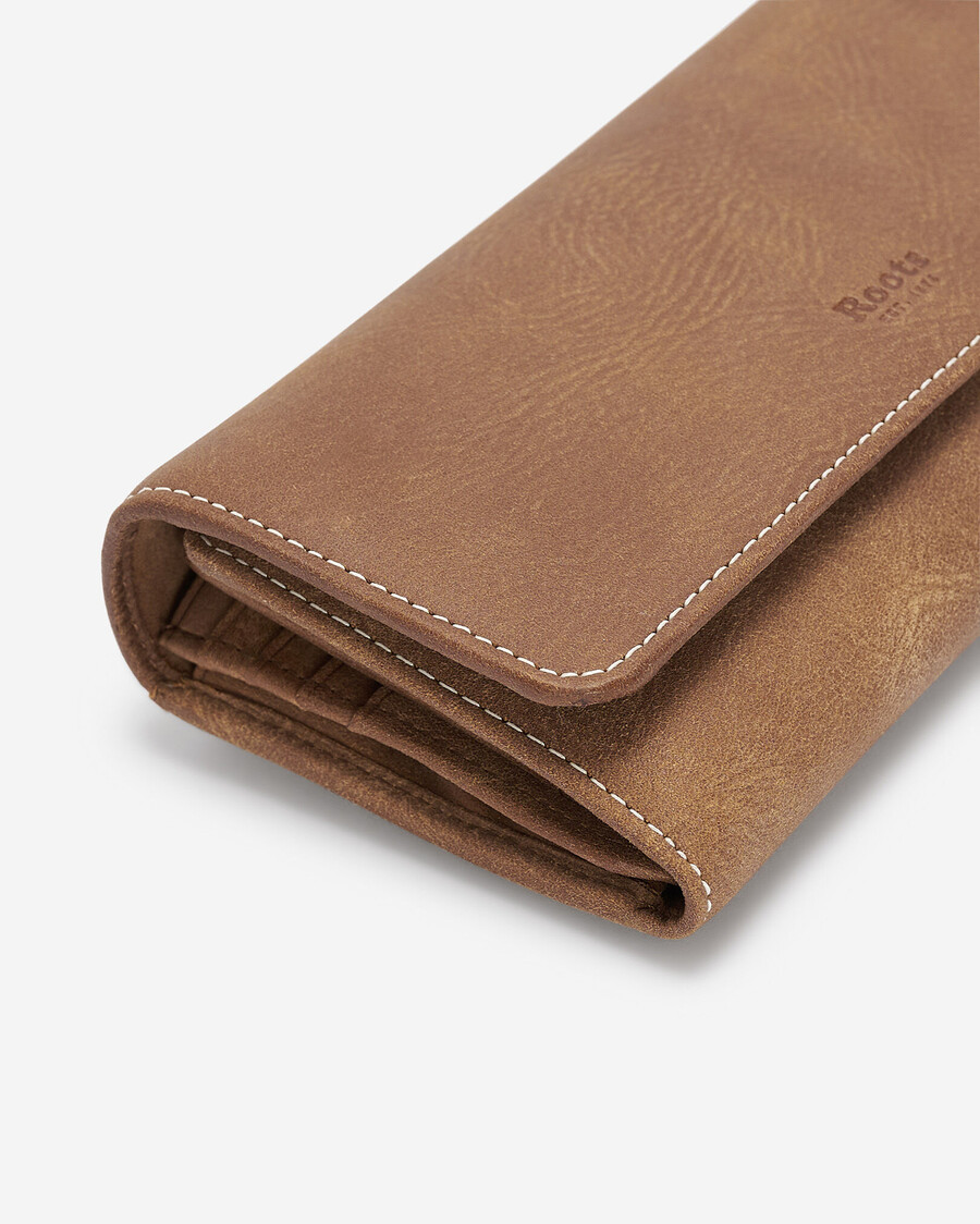 großer scheckbuch-clutch-stamm